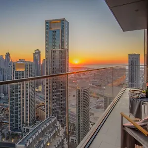 Frank Porter - The Address Residences Opera Apartment *