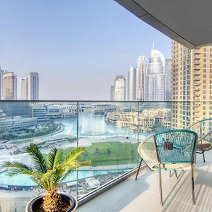 Spectacular Views Of Burj & Fountain - 2 Br Apartment *
