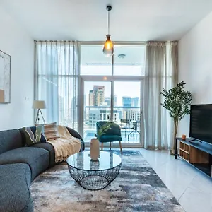 Chic Waterfront Living - Marina View