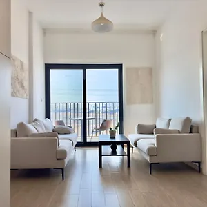 Starts Here With Amazing With Walking Distance To Metro