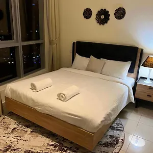 Intercontinental Marina Full Marina View With Balcony, Marina Mall, Large 1 Bedroom Apartment, Kitchen, 2 Toilets, 1 Parking, Swimming Pool And Gym Free Access, Paid Breakfast Appartement Dubaï
