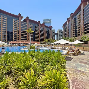 Vayk - Spacious 2br With Access & Private Gym On Palm Jumeirah Apartament