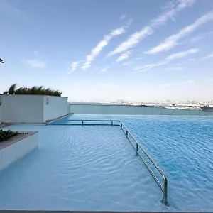 아파트 Stunning Sea View With Private Balcony In *