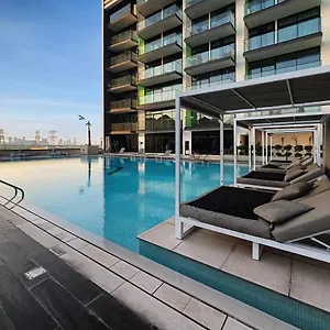 A Signature Living Experience Luxury One-bedroom In Binghatti Emerald, Jvc, Дубай