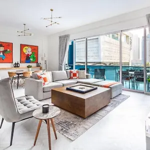 Azure, Marina - Majestic Two Bedroom Dubai