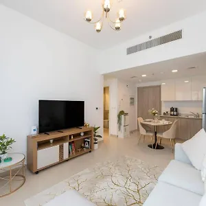 Brand New 1br With A Pool, Gym & Games Area Dubai