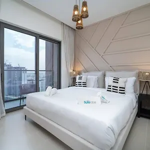 Intimate With Scenic View Of Creek Dubai