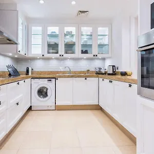 Unique 2bedroom In The Heart Of Old Downtown Dubai