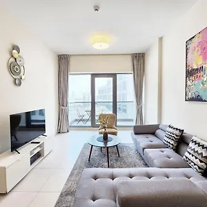 Apartment Rh- Captivating Skyline View, 02br Near Clemance Medical Center *