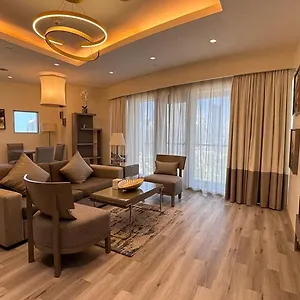 Emaar Residences Fashion Avenue - Formerly Address Mall - Stunning