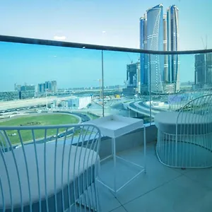 Apartment Elegant 2br View With Rooftop Pool The Bay