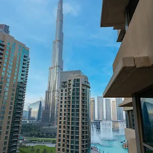 Apartment New Burj Khalifa & Fountain Views & Work Station *