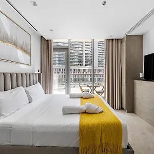 Апартаменты Chic Living At Sterling *
