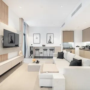 Water Front Apartment, Burj Khalifa Views Dubai
