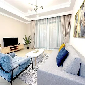 Stylish 1 Bedroom Sea View Opp Beach-free Car Park