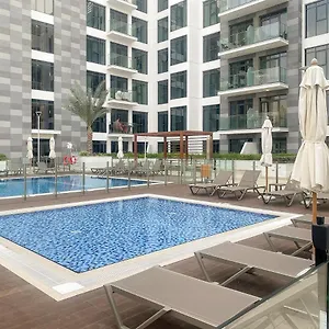 First Class 2br Luxe & Lively Living Apartment