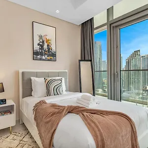 Stunning Burj View - High Infinity Pool - Cozy 2br
