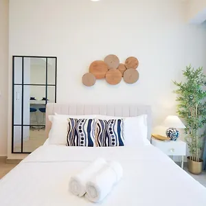 Cosy In Bloom Towers Jvc * Dubai