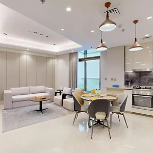 Fam Living -modern 1-bedroom In Nobles Tower Near Downtown Dubai