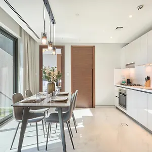By Latinem Luxury 1br Cvg 1410 Near Burj Khalifa Dubaj