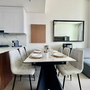 Tranquil 1br In Jvc Balcony Pool Access Apartman