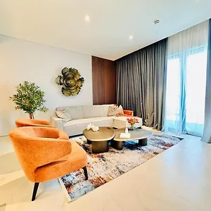 Burj Khalifa View Modern 2br Cvg Holiday home Dubai