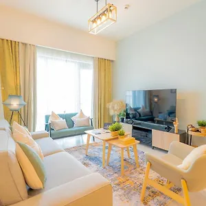 Bnbeyond's Sky-high Luxe With Above And Beyond Views *