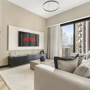 Vayk - Sophisticated 2br In Prime Downtown Location