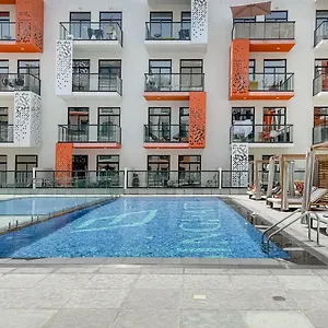 Bright And Spacious 1 Bed Prime Jvc Location Apartment *