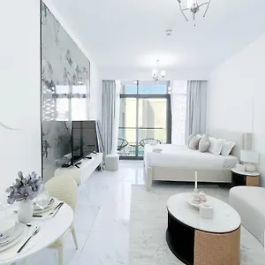 Apartment Serenity Lakes 5 With Stunning Pool Views Dubai