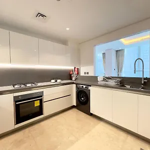 Unique Luxury White 2br