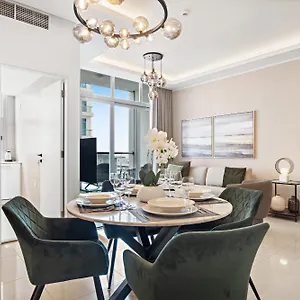 Vayk - Fully Renovated 1br In Marina * 두바이