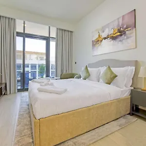 Stylish & Modern In Azizi Riviera 34 *