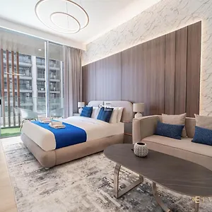Chic & Luxurious Pool View The Grove