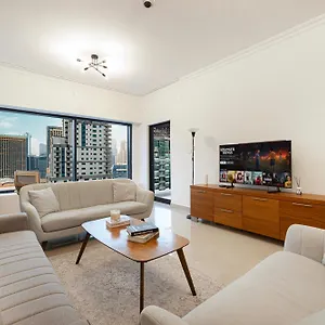 Prime Location - Full Marina View *