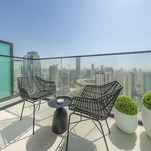 Chic In Jvc Sleeps 2 With Balcony And Pool Апартаменты *