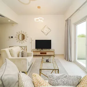 Pvh - Tranquil 2br Maids With Private Garden - Villanova Amaranta
