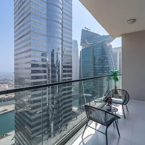 Cosy Unit In Business Bay Sleeps 2 With Canal View Appartamento Dubai