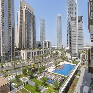 Vogue Brand New One Bedroom Located Creek Crescent With Balcony Pool View