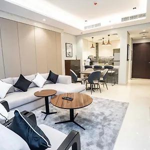 Modern 2br Nobles Tower Views شقة *