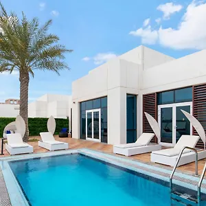 Fam Living - Sarai Beach Villas - Palm Jumeirah - Families Only *