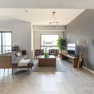 Frank Porter - Shams 4 Apartment *