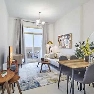 Bnbmehomes - Cosy Apt With Modern Amenities -109 * Dubai