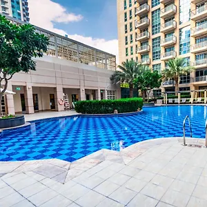 Apartment Captivating Arabian Sea & Burj Khalifa Views Dubai