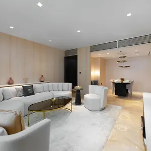 Maison Privee - Glamourous With Sea Views At Five Palm Apartment