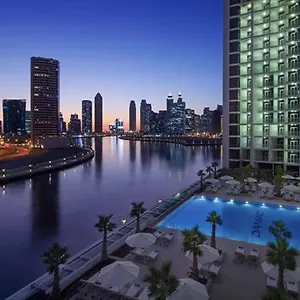 Luxury With A Canal View Apartment Dubai