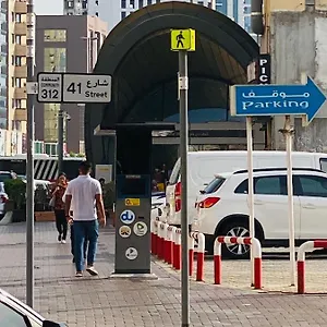 Boys 1 Min Walk To Sharfdg Metro Station In Center Of Burdubai Market Hostel Dubai