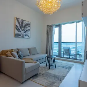 Apartment Cityscape Oasis With Canal And Yacht View Dubai