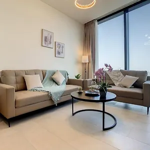 Key View - Sobha Waves Holiday home Dubai