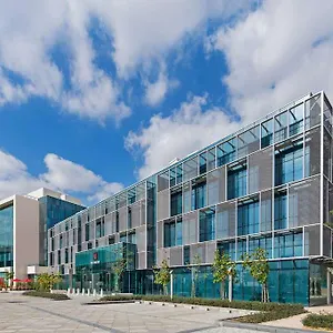 Radisson Red Silicon Oasis *